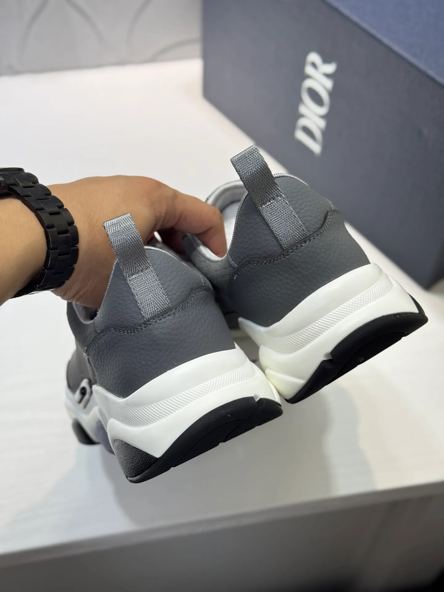 Men's shoes 💰440【New style】🪳🪳(Dior) popular model【New style】⚠⚠️Top purchasing agent🔍🔍Men's HK counters are on sale simultaneously. Sole: The original sole is specially provided by the original factory. The exclusive movable molded sole is super comfortable. The original factory follows the order. 🔍🔍The high-quality multi-color splicing design is exquisite and unique, and the cowhide stitching mesh lining💪Details determine the quality. We only make shoes with care. You can enter and exit the counter at will. Welcome to compare🇮🇹Size: 38-44 (45 customized